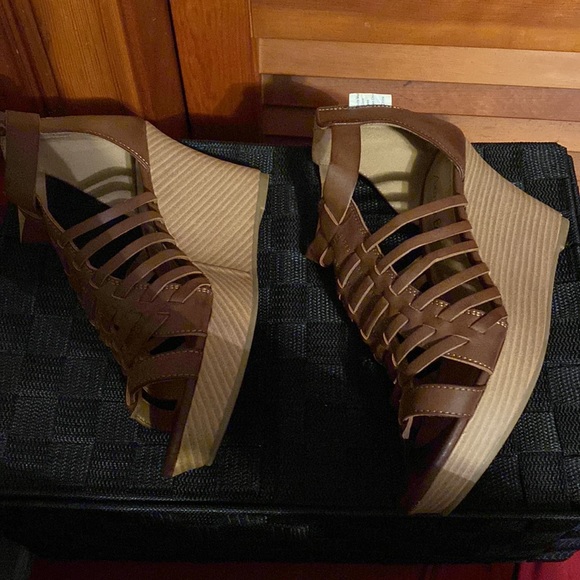 Wedges - Picture 5 of 7